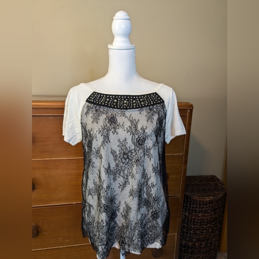 White House Black Market Black Lace Embellished Tshirt SZ M
